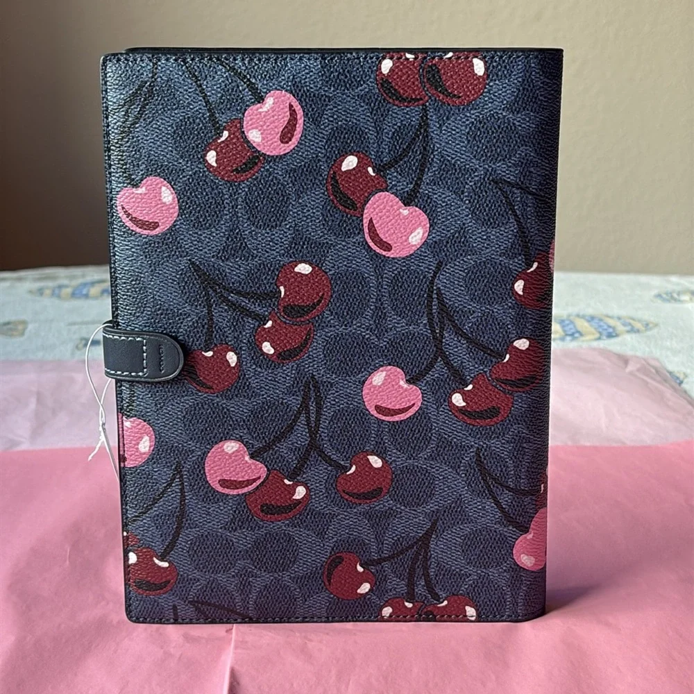 🍒 COACH NOTEBOOK IN SIGNATURE CANVAS WITH CHERRY PRINT 🍒 NWT 🍒